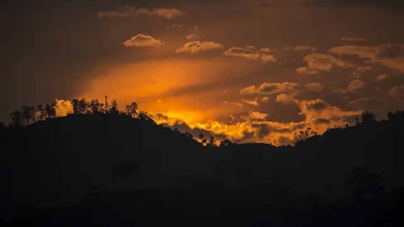 mountains-106880_640