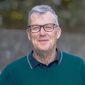 Roger Ellis profile pic outside